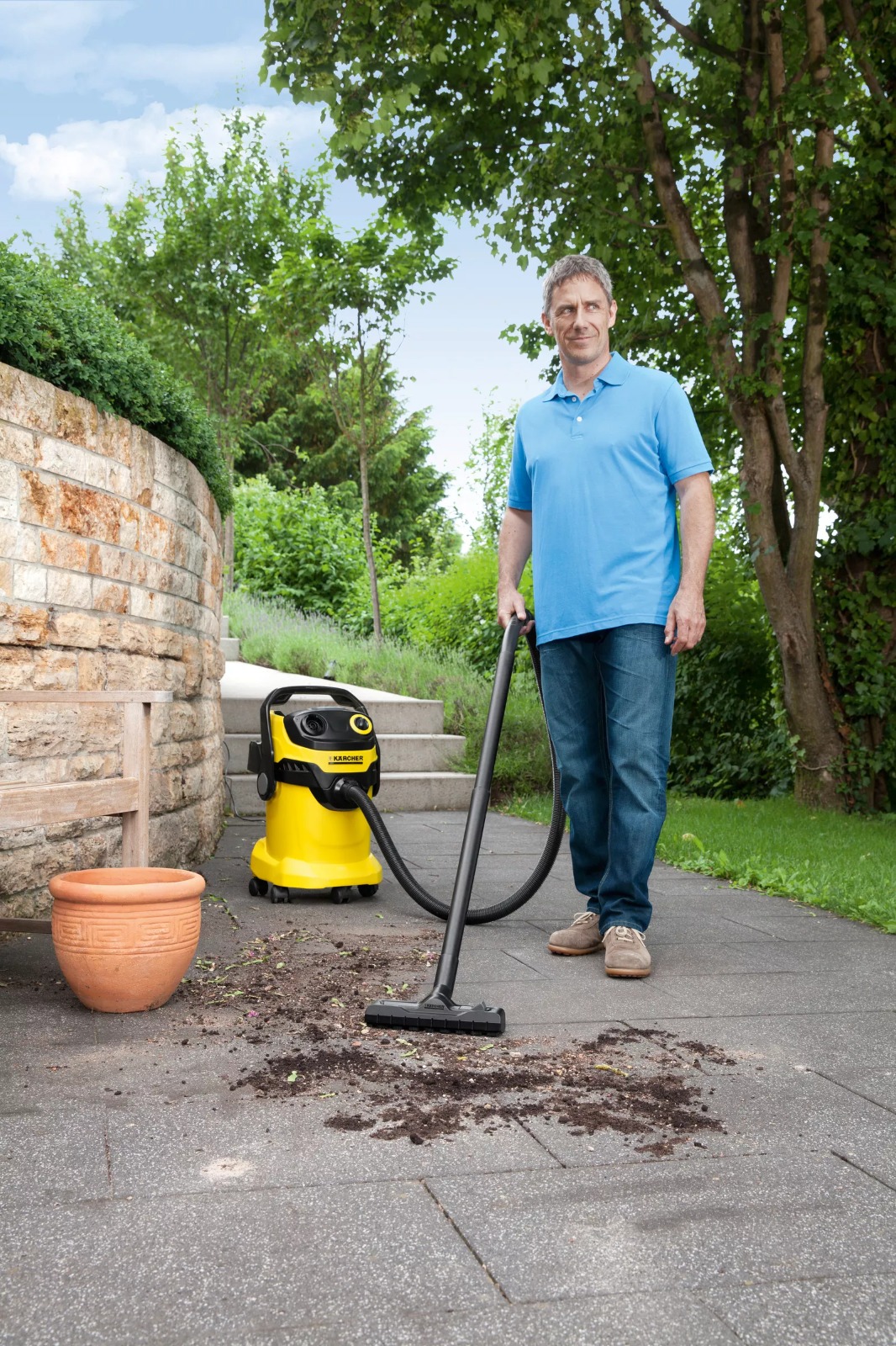 Karcher 1.348-190.0 WD 5 Wet & Dry Vacuum Cleaner, Yellow Multi-Purpose Vacuum Cleaner - Image 5