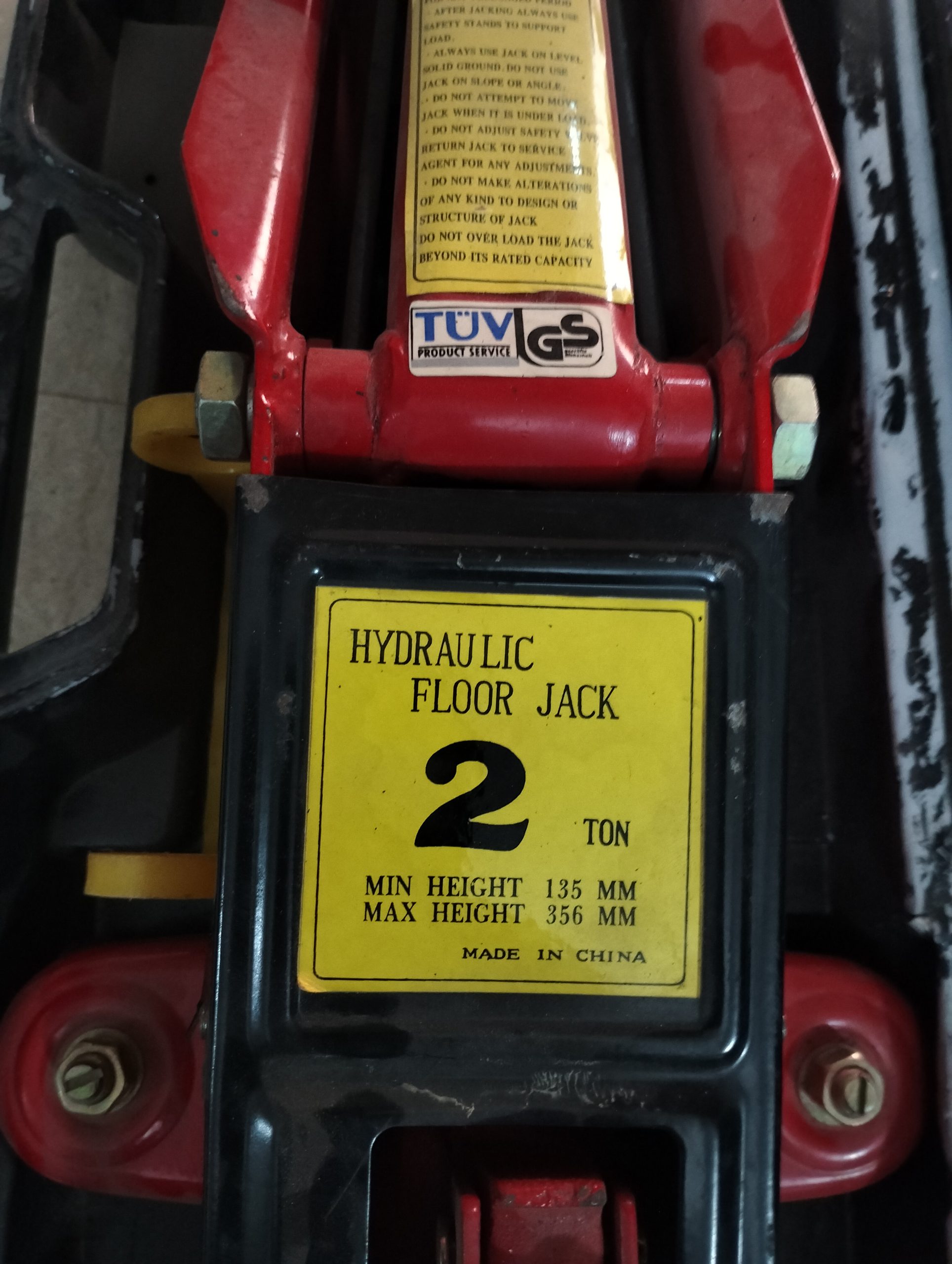 Hydraulic Crocodile Jack, 2 Ton Lifting Capacity كوريك تمساح خدمة شاقة صينى 2 طن بشنطة بلاستيك بحالة ممتازة Hydraulic Crocodile Jack, 2 Ton Lifting Capacity كوريك تمساح خدمة شاقة صينى 2 طن بشنطة بلاستيك بحالة ممتازة
